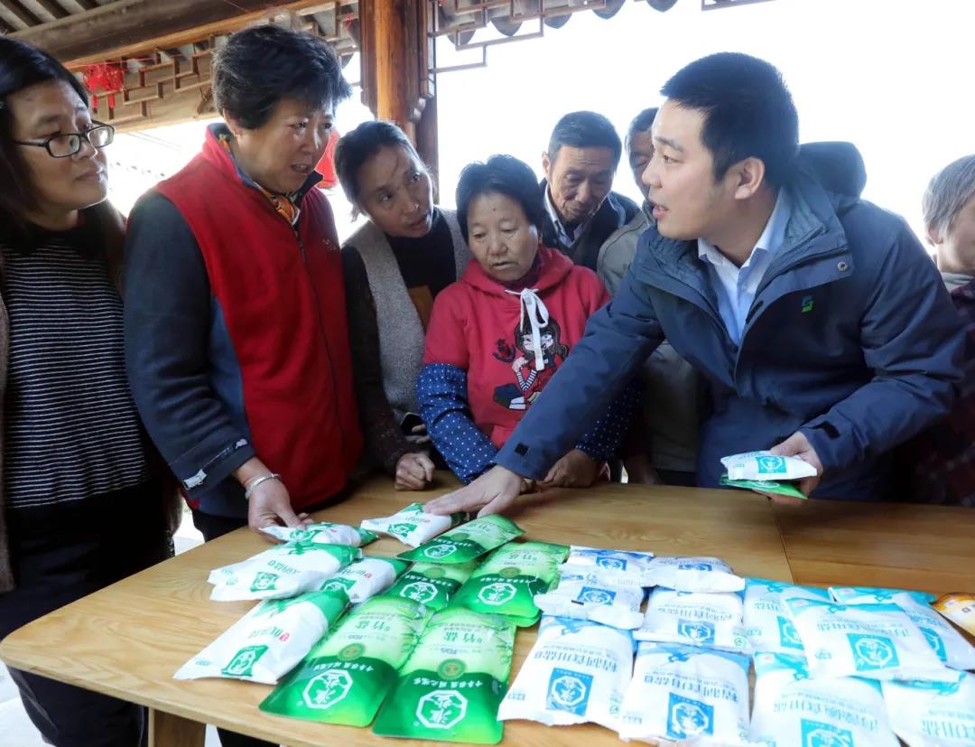 德彩网集团党委丨办好民生实事 践行国企担当