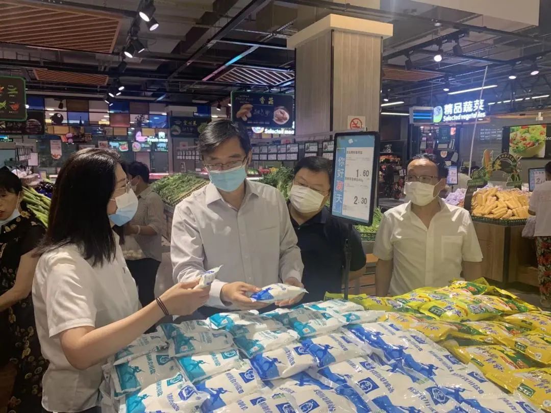 德彩网集团党委书记、董事长章朝阳赴南通苏州无锡常州四市盐业公司调研